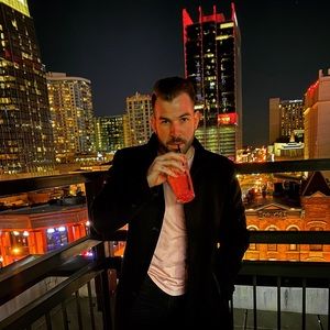 Meet your Posher, Thomas